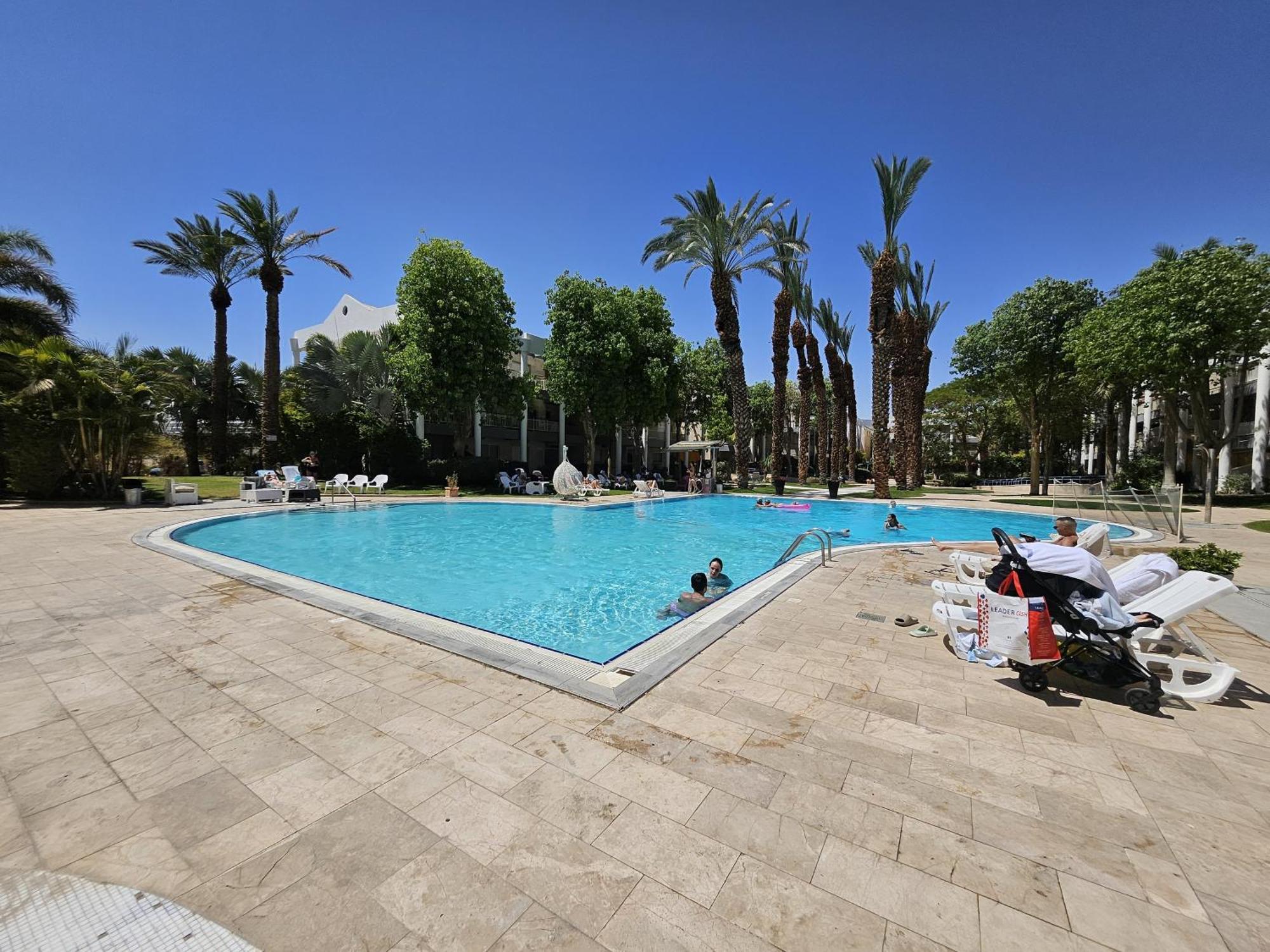 Sun Garden At Royal Park *